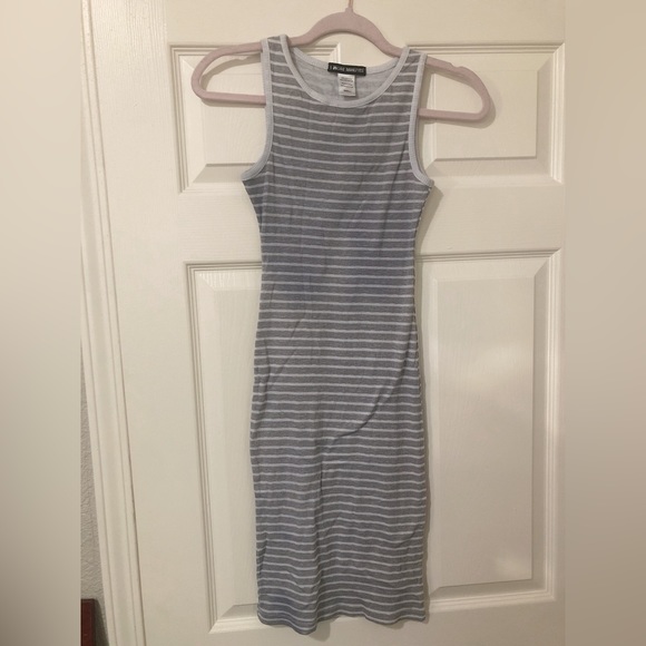 5 More Minutes Grey White Stripped Midi Dress - Picture 1 of 3